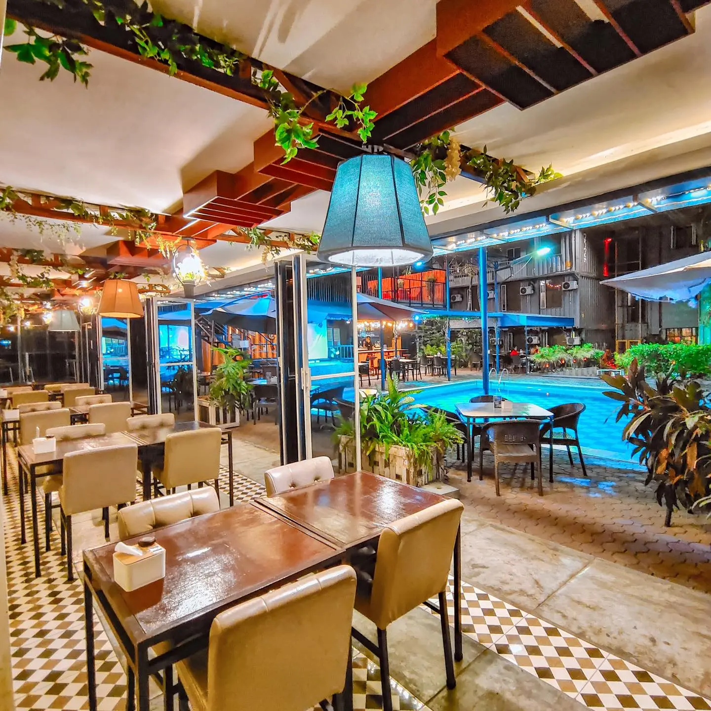 레스토랑 & 라운지